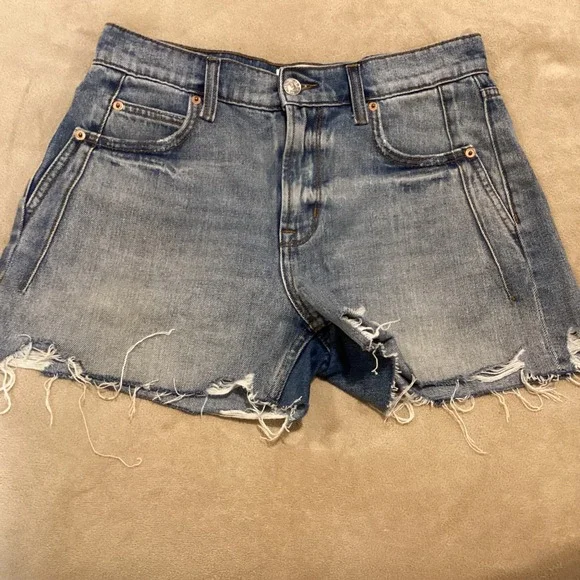 Current/Elliot Distressed Denim Shorts Medium Wash Blue Size 26, 100% Cotton - Picture 3 of 6